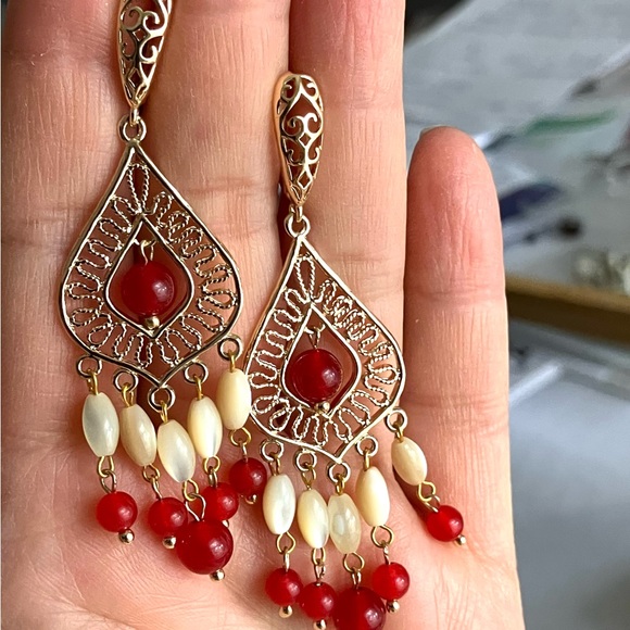 NWT AtriaMinerals red jade chandelier earrings - Picture 4 of 4